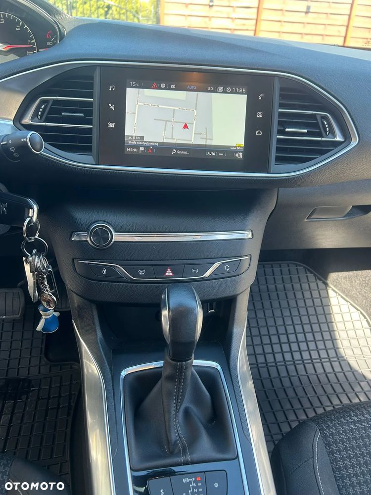 Peugeot 308 1.5 BlueHDi Active S&S EAT6 - 17