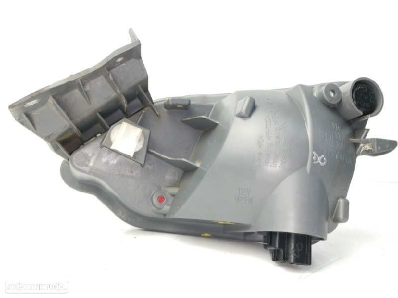 FAROLIM TRASEIRO ESQUERDO PARA-CHOQUES TOYOTA RAV 4 IV 2015 -8149042050 - 1