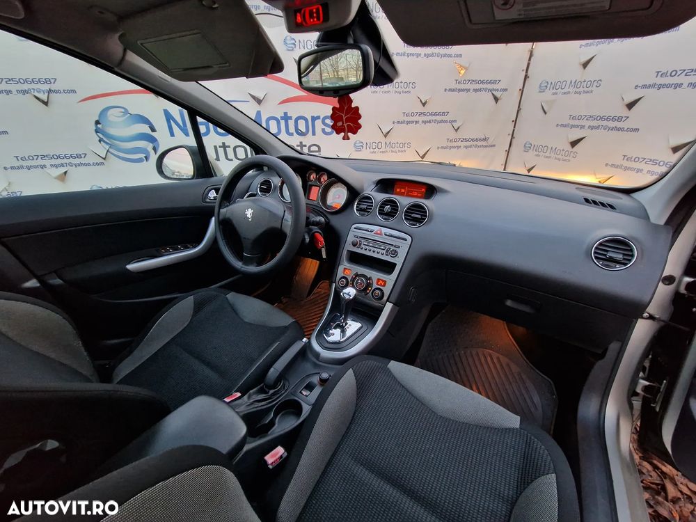 Peugeot 308 1.6HDi Premium Pack Aut - 17