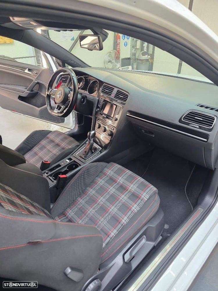 VW Golf 2.0 TSi GTi DSG Performance - 4