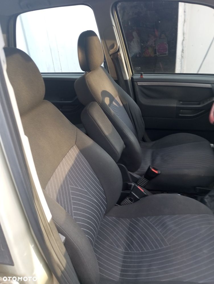Opel Meriva - 8