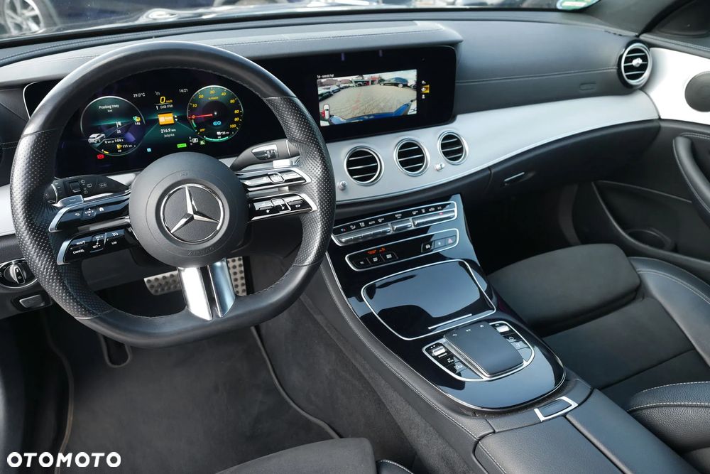Mercedes-Benz Klasa E 300 AMG - 14