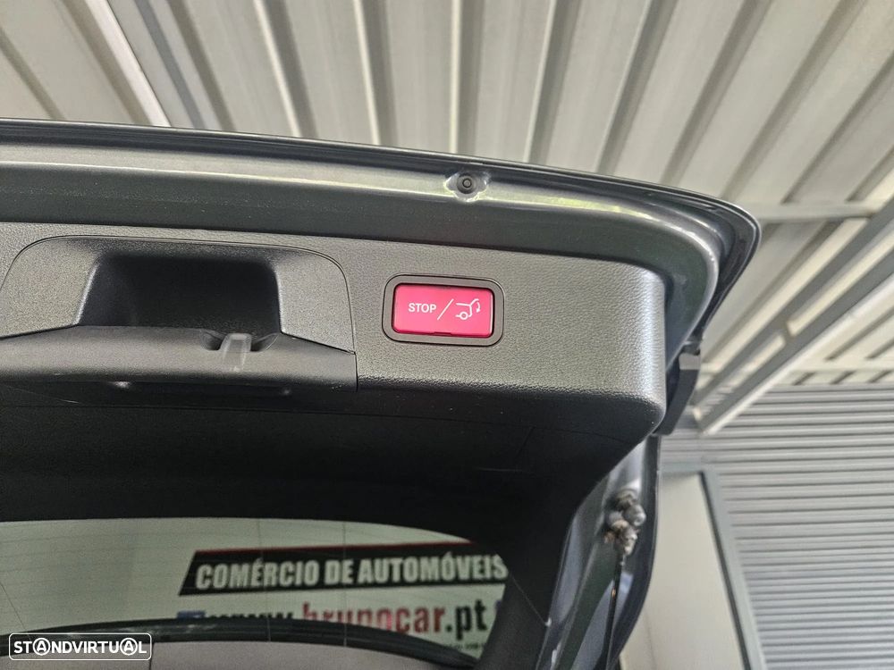Mercedes-Benz GLC 300 e 4Matic 9G-TRONIC AMG Line - 10