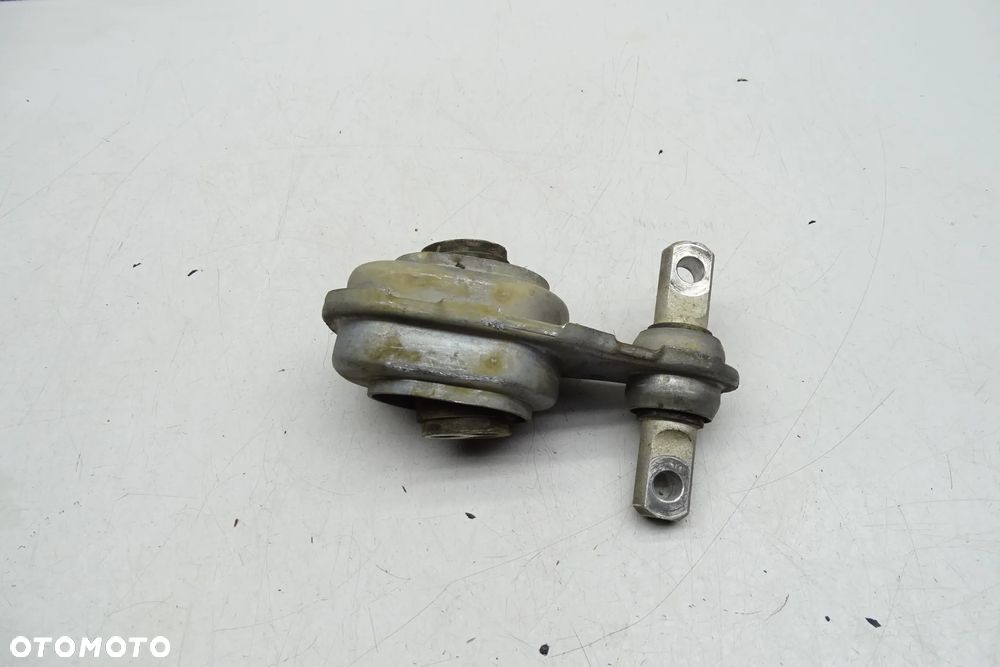 Mercedes CLA W118 A W177 B W247 Poduszka silnika 2472400600