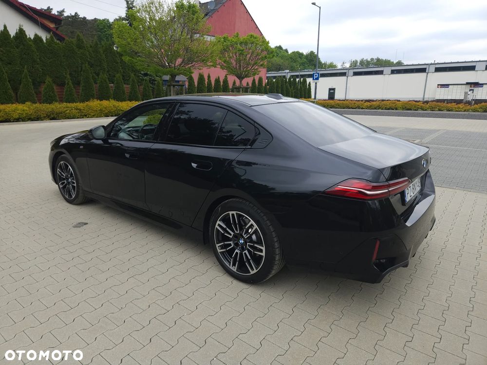 BMW Seria 5 520i M Sport Edition - 9