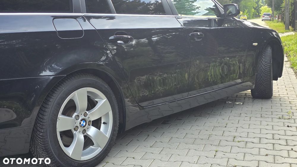 BMW Seria 5 525xd - 29