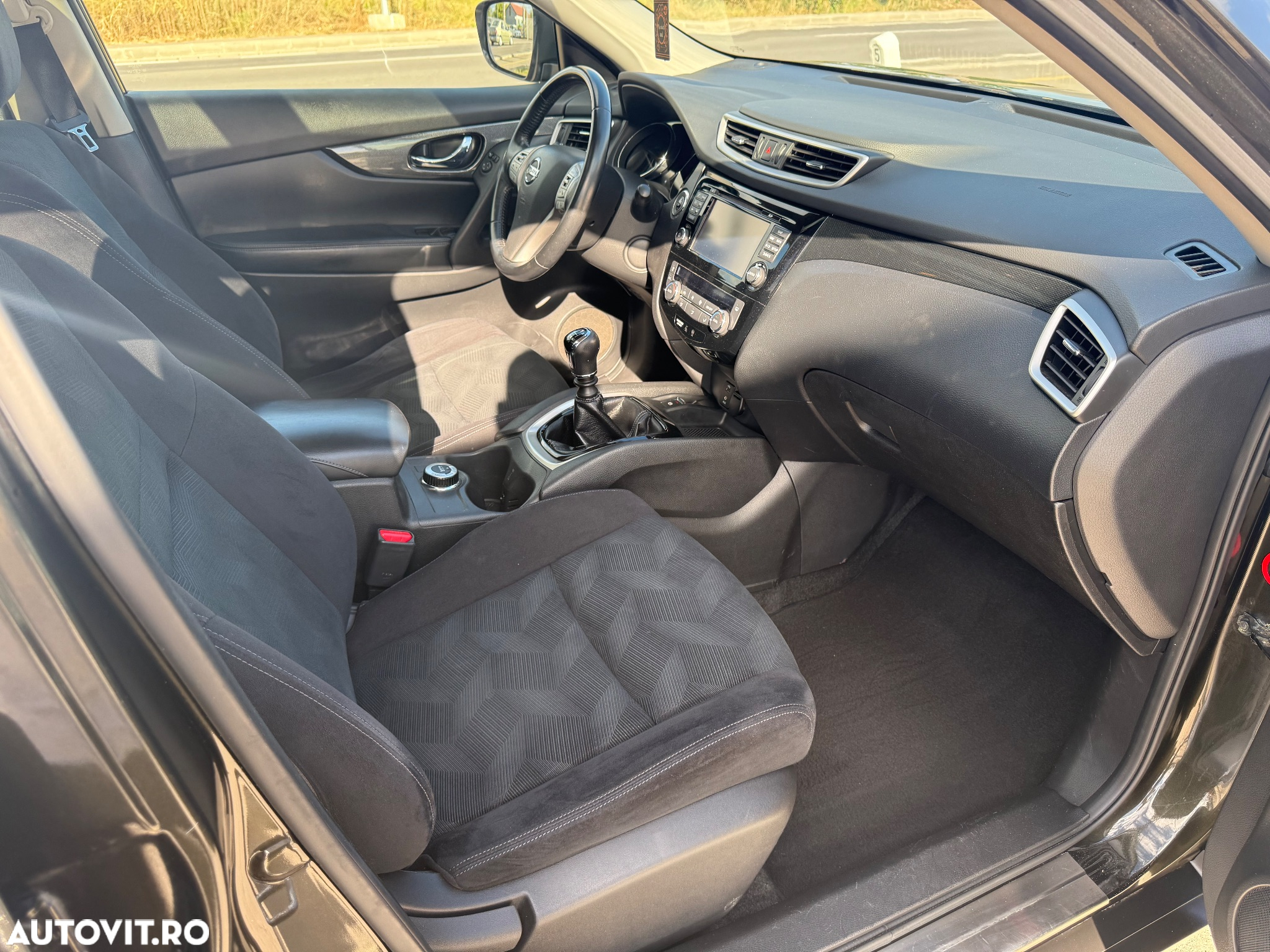 Nissan X-Trail 1.6L dCI Start/Stop 4x4-i Tekna - 6