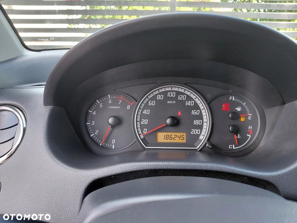 Suzuki Swift 1.3 Club - 13