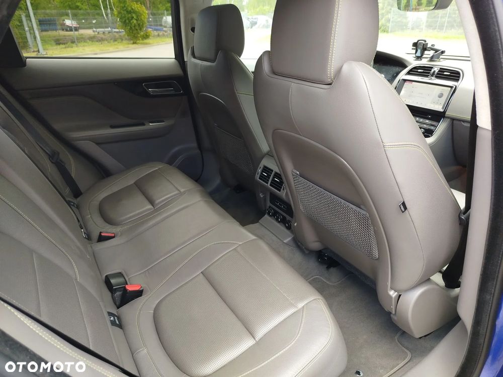 Jaguar F-Pace 2.0 i4P AWD R-Sport - 22