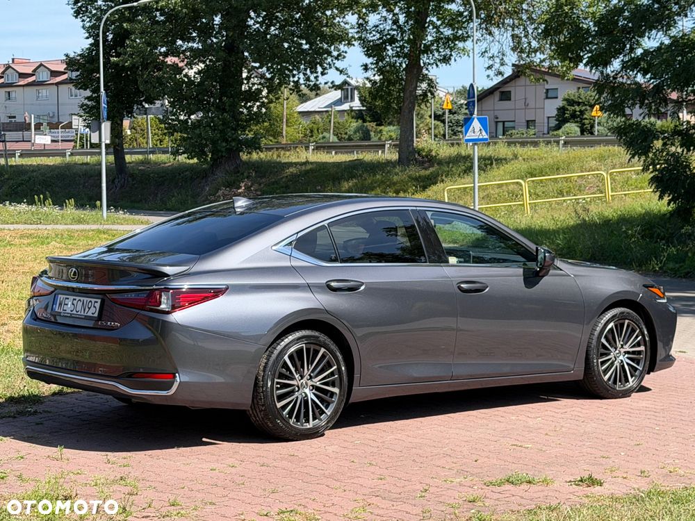 Lexus ES 300h Prestige - 12