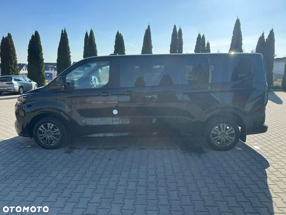 Ford Tourneo Custom - 4