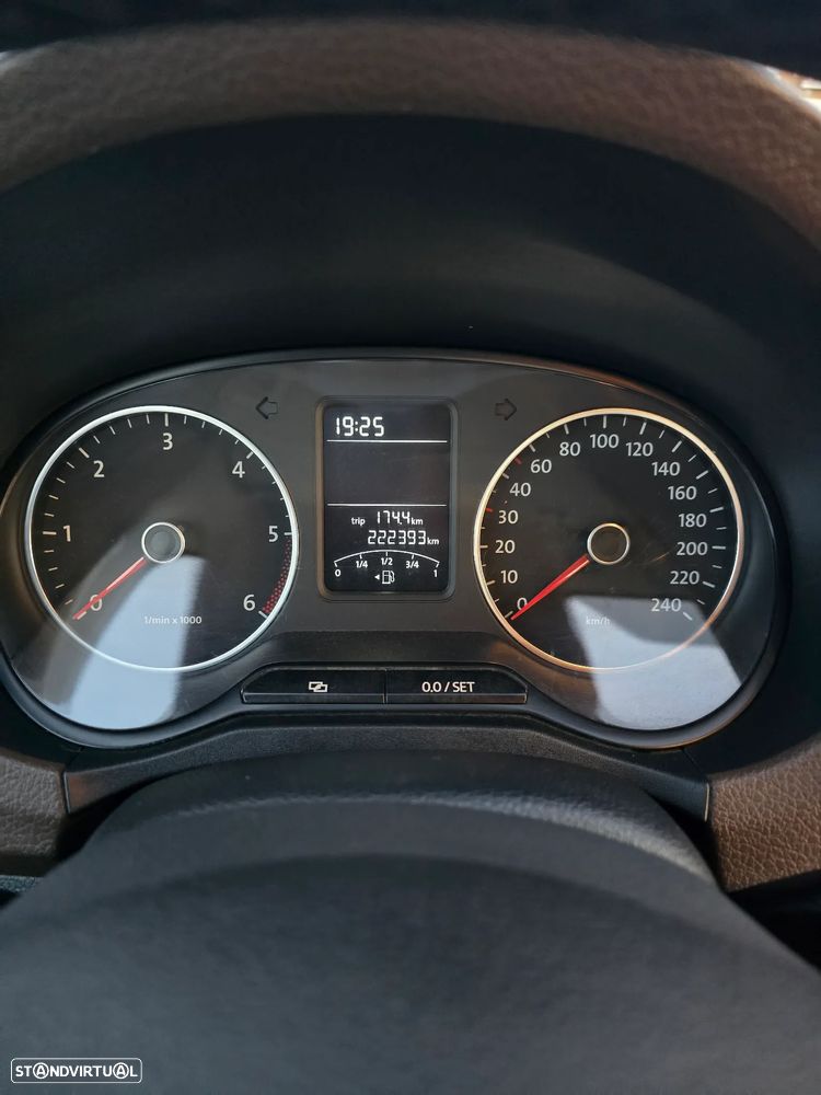 VW Amarok 2.0 BiTDI BMT Highline - 12