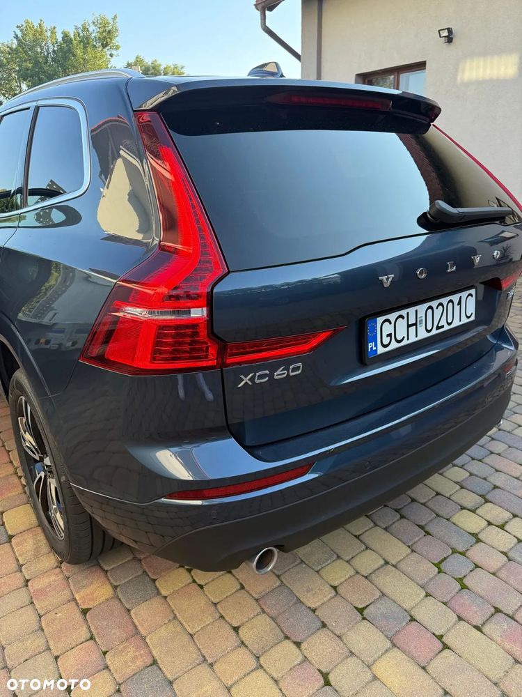 Volvo XC 60 D5 AWD Momentum - 9