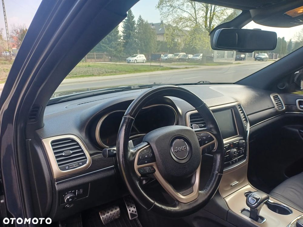 Jeep Grand Cherokee - 13