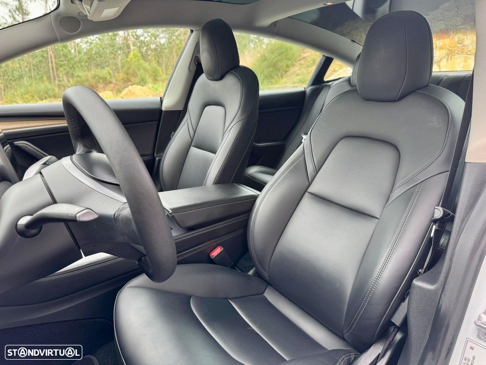 Tesla Model 3 Standard Range Plus RWD - 32