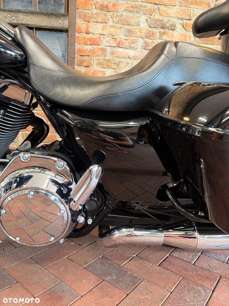 Harley-Davidson Touring Street Glide - 25