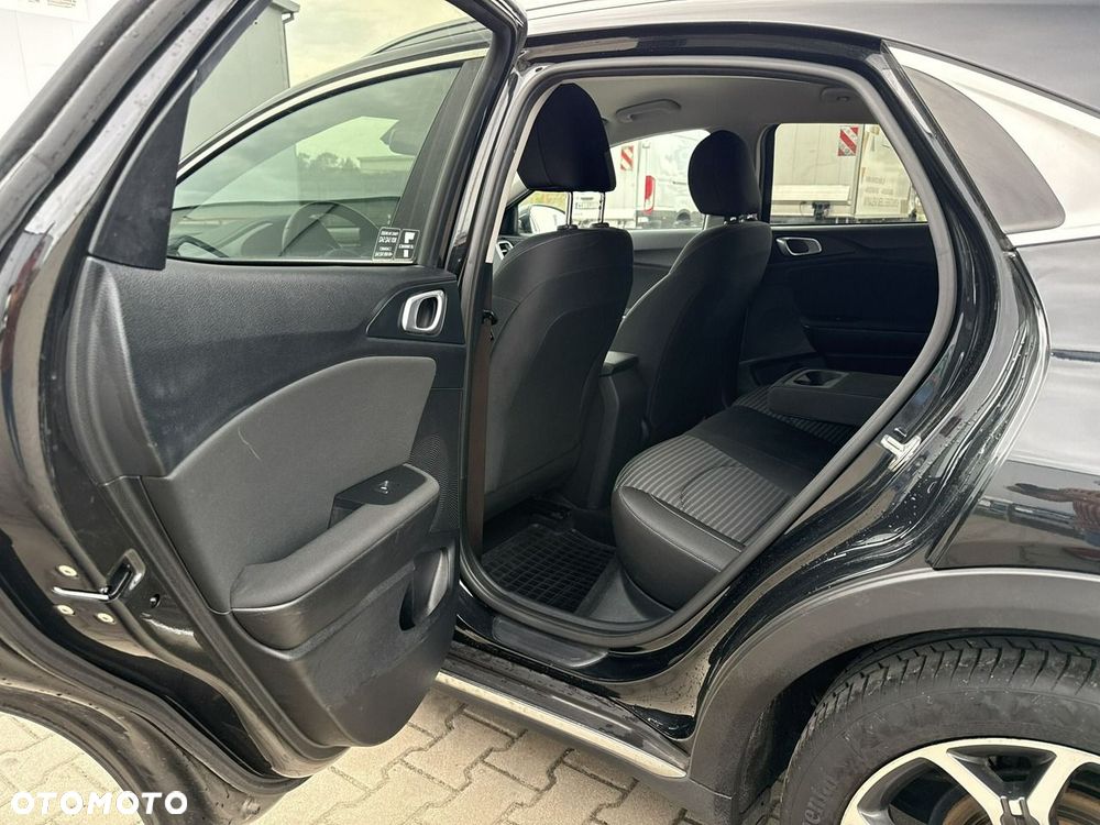 Kia XCeed 1.5 T-GDI M - 14