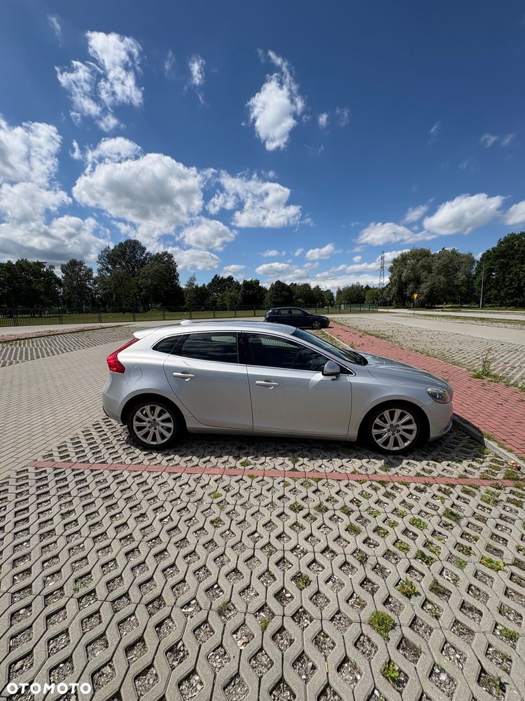 Volvo V40 D2 Momentum - 3