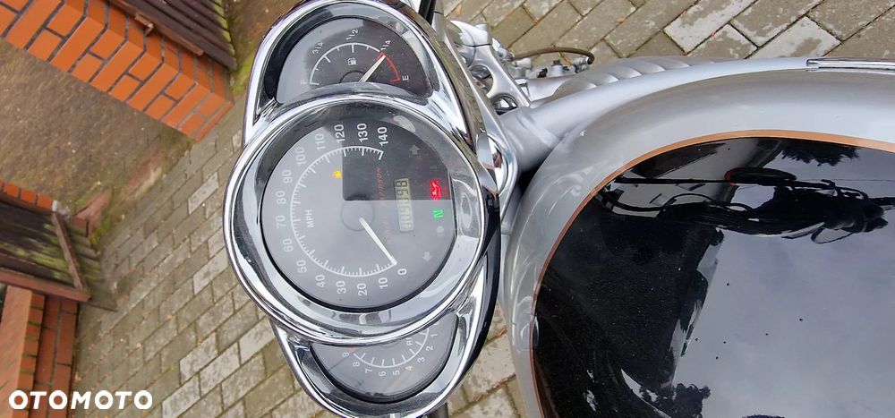 Harley-Davidson V-Rod Street Rod - 11