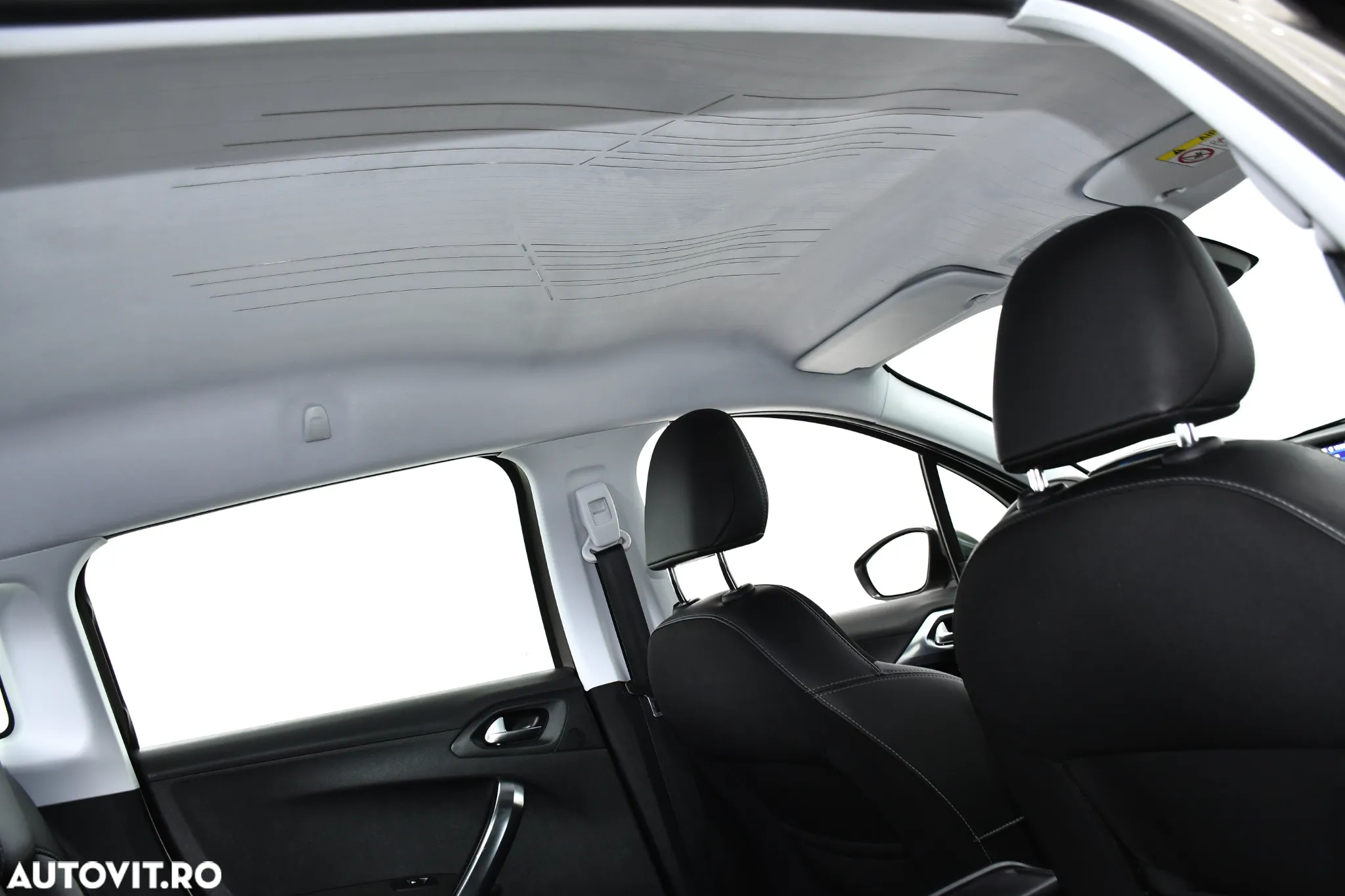 Peugeot 2008 1.2 PureTech Turbo EAT6 S&S Allure - 9