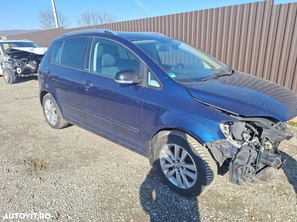 Dezmembrez VW Golf 6 Plus MACH 1.2  1.4 tsi  CBZ CAXA cod culoare LR7L - 2