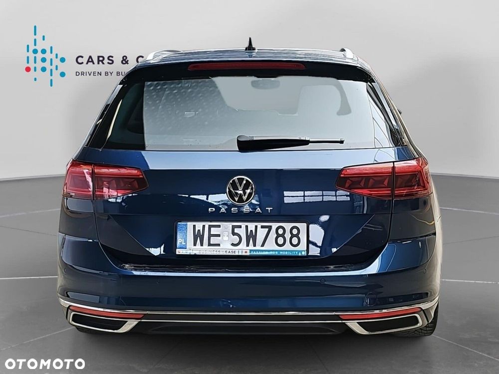 Volkswagen Passat Variant 2.0 TDI Elegance DSG - 23
