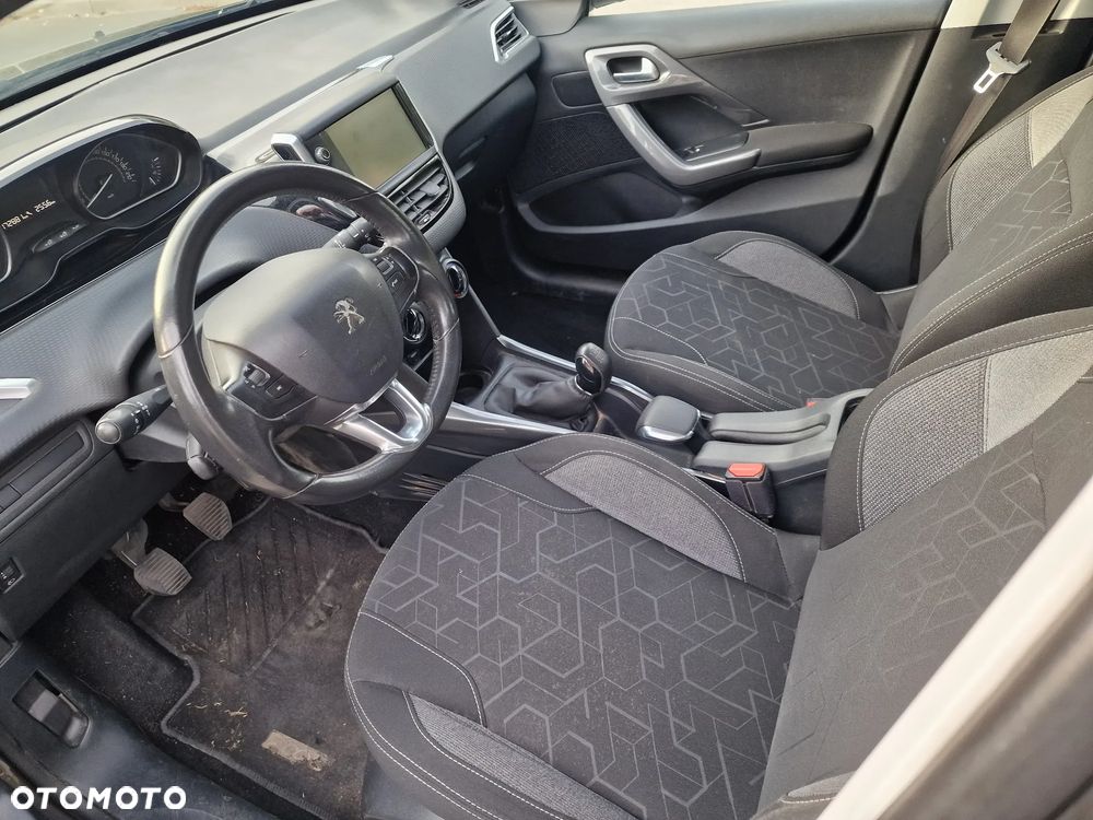 Peugeot 2008 1.6 BlueHDi Style - 18