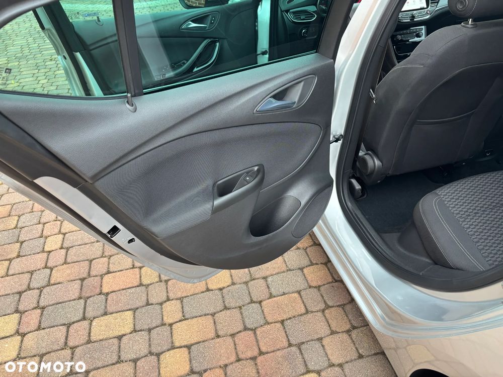 Opel Astra 1.4 Turbo Innovation - 23