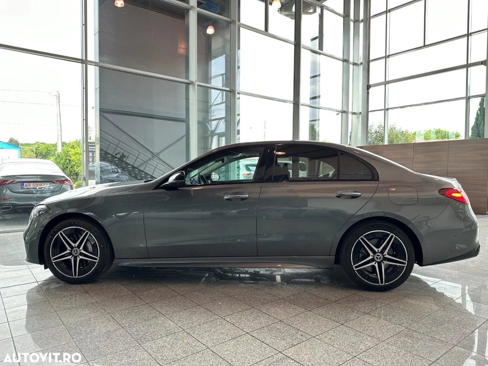 Mercedes-Benz C 300 e 4Matic 9G-TRONIC AMG Line Advanced - 9