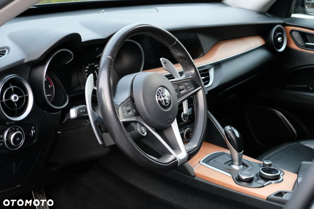 Alfa Romeo Stelvio 2017 photo 4