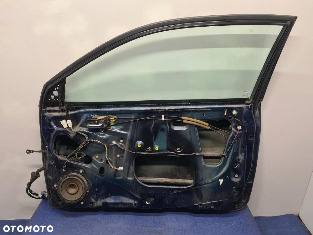 TOYOTA COROLLA E12 3D DRZWI PRZÓD PRAWE  8P4 - 11