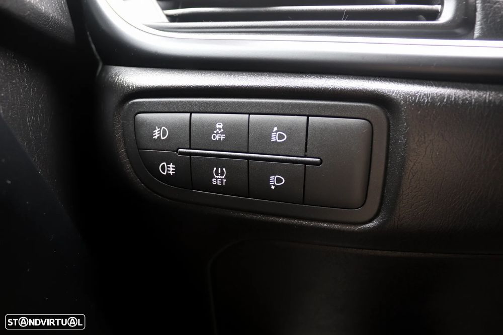 Fiat Tipo Station Wagon 1.3 M-Jet Lounge Tech - 23