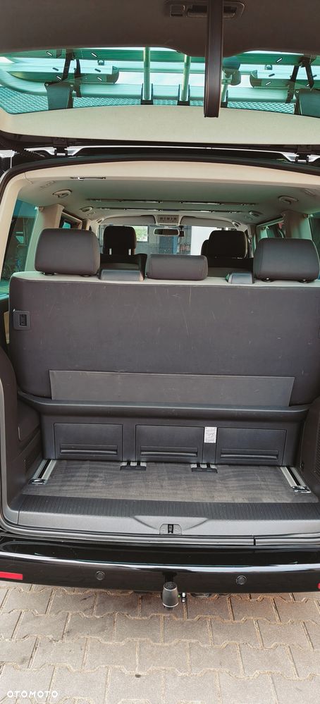Volkswagen Multivan - 10