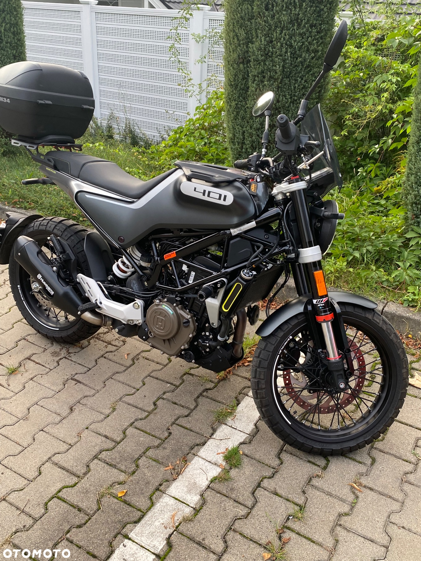 Husqvarna Svartpilen - 12