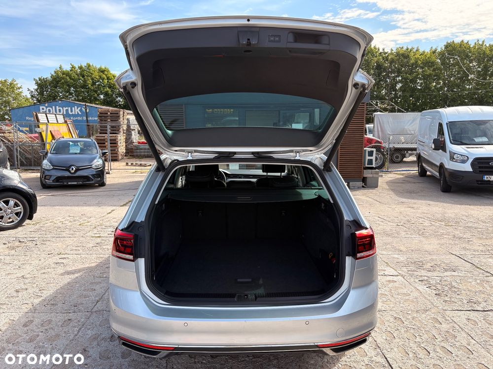 Volkswagen Passat 2.0 TDI EVO Elegance DSG - 22