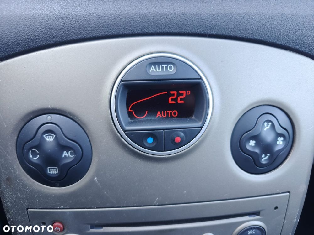 Renault Clio - 27