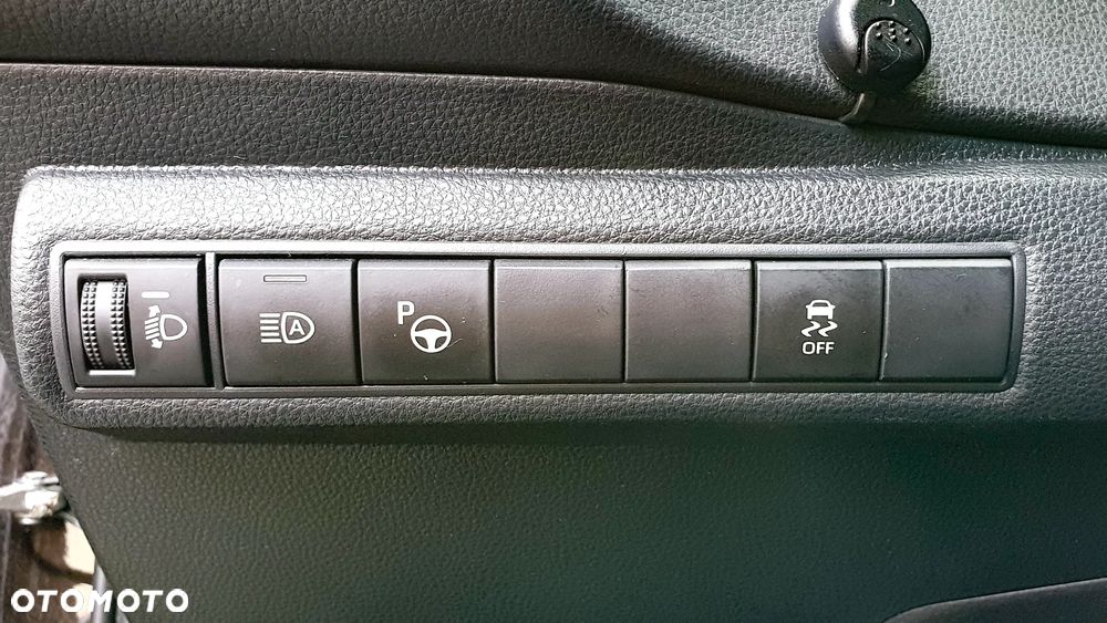Toyota Corolla 1.8 Hybrid Comfort - 9