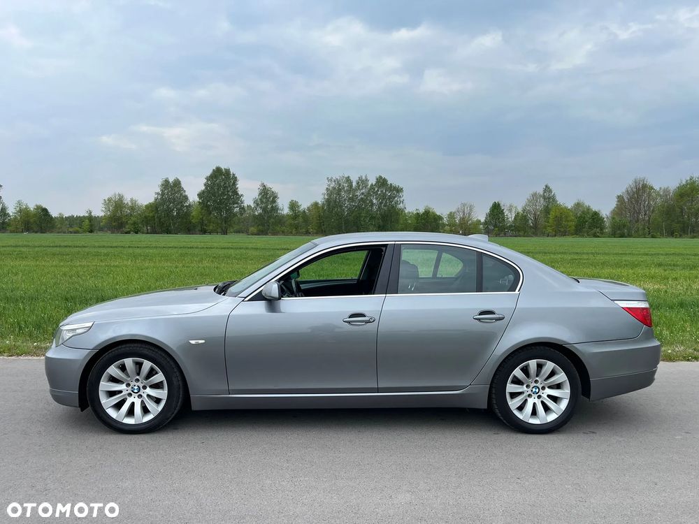 BMW Seria 5 520i - 4