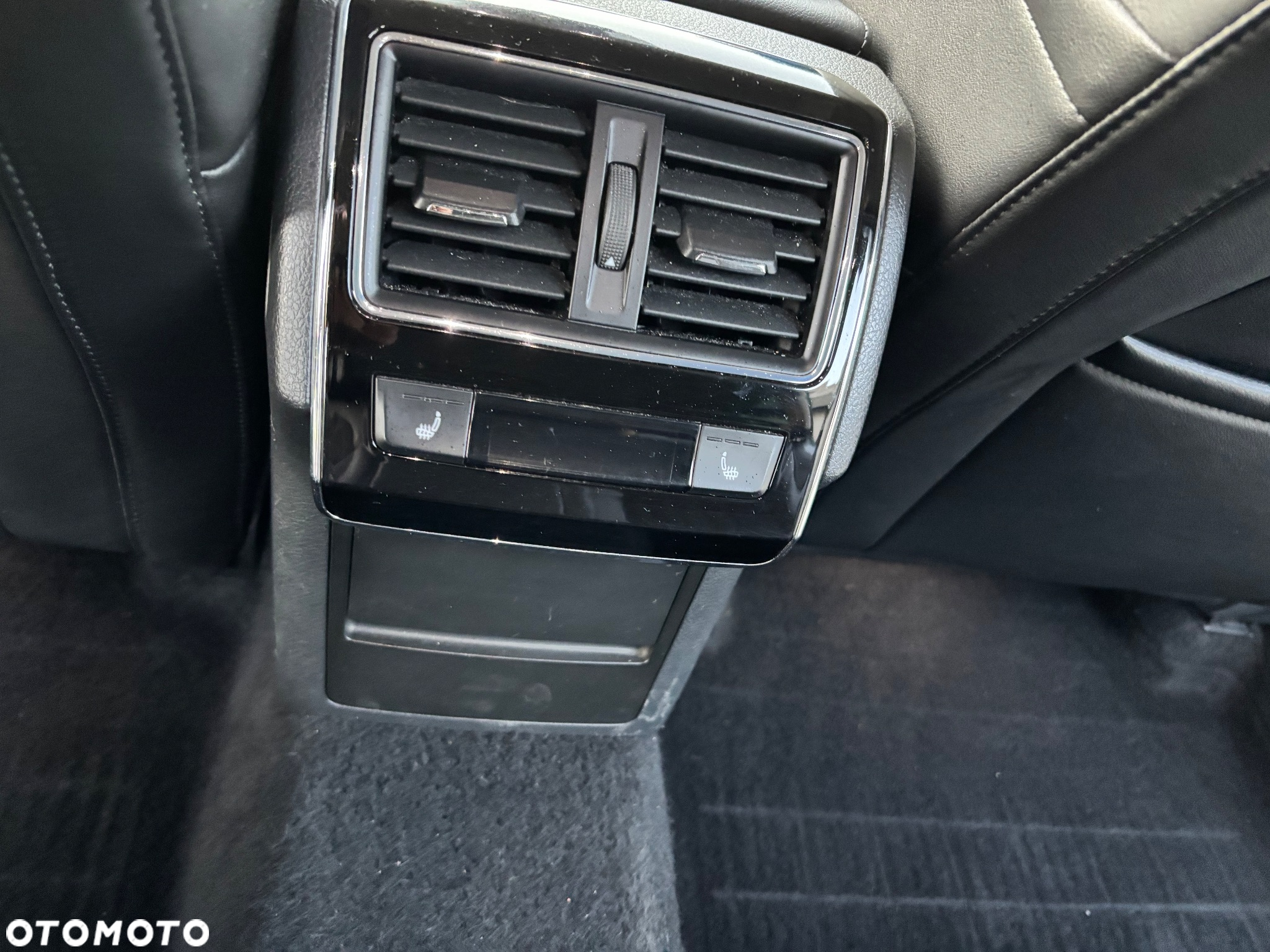 Skoda Superb 2.0 TDI 4x4 Style DSG - 11