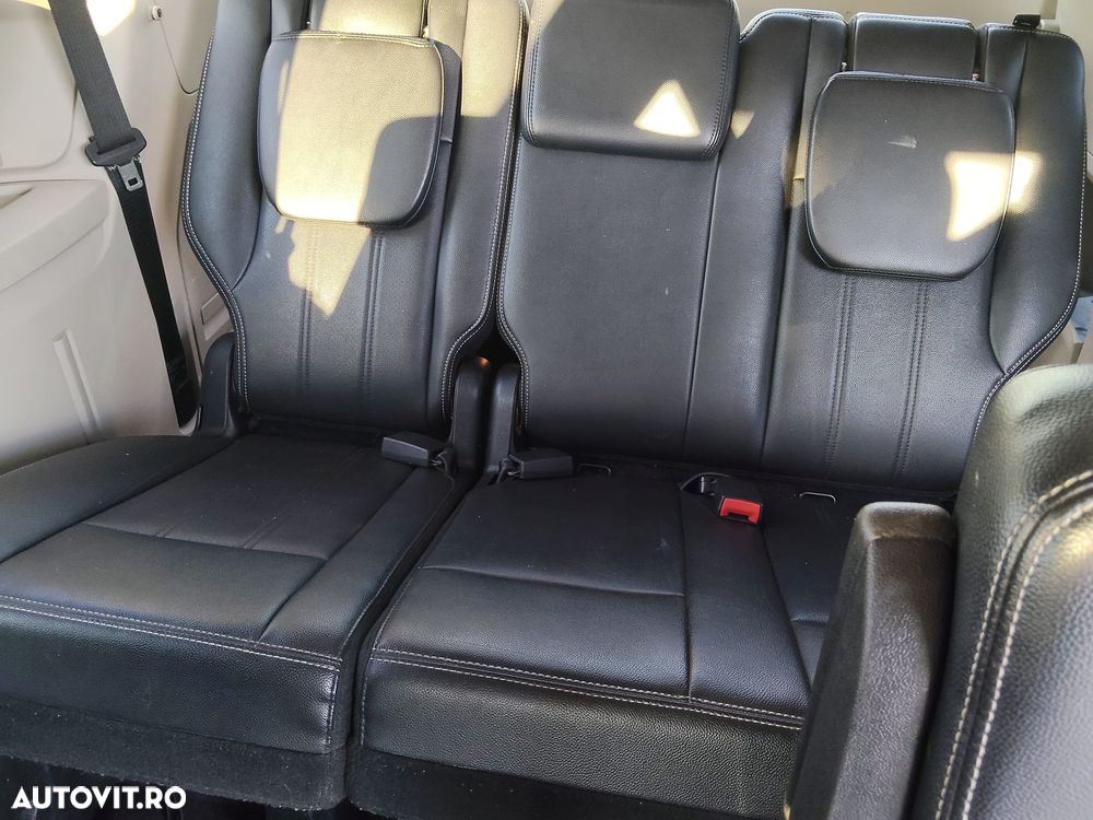 Lancia Voyager - 8