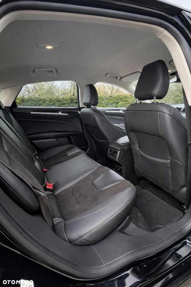 Ford Mondeo 2.0 TDCi Titanium PowerShift - 4