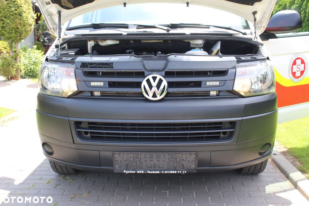Volkswagen T5  AMBULANS KARETKA - 39