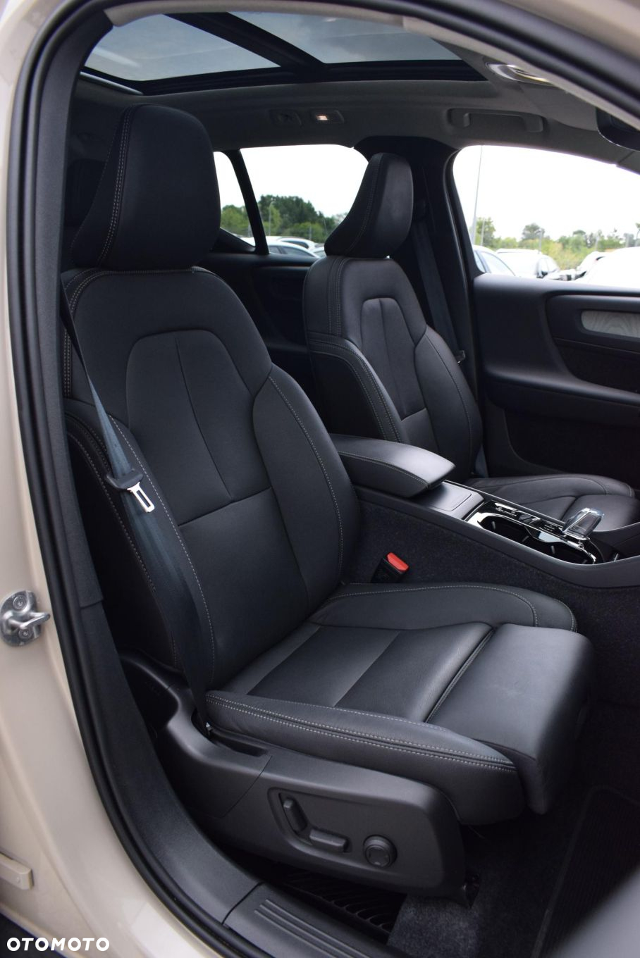 Volvo XC 40 - 18