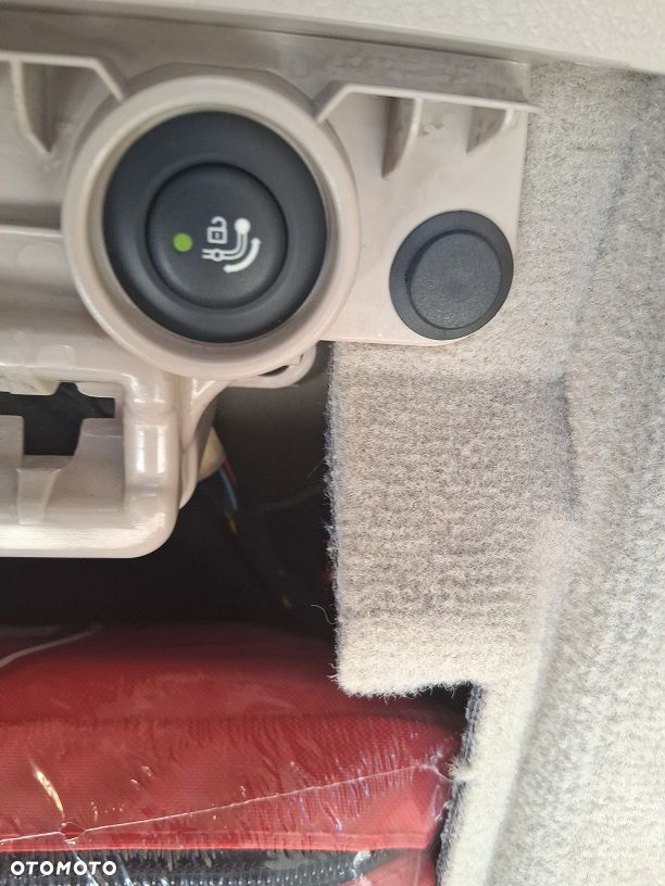 BMW Seria 3 320d xDrive DPF Edition Sport - 28