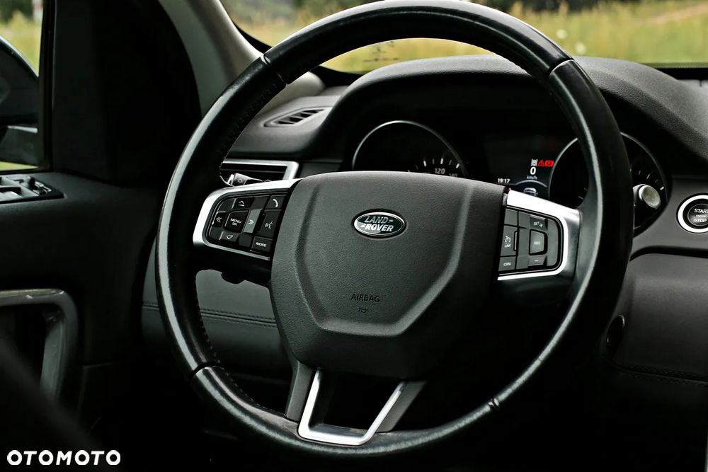 Land Rover Discovery Sport D150 R-Dynamic - 32