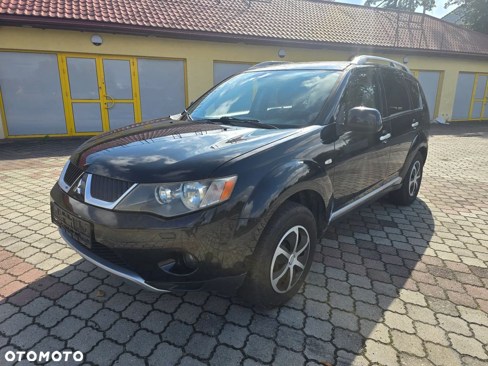 Mitsubishi Outlander - 1