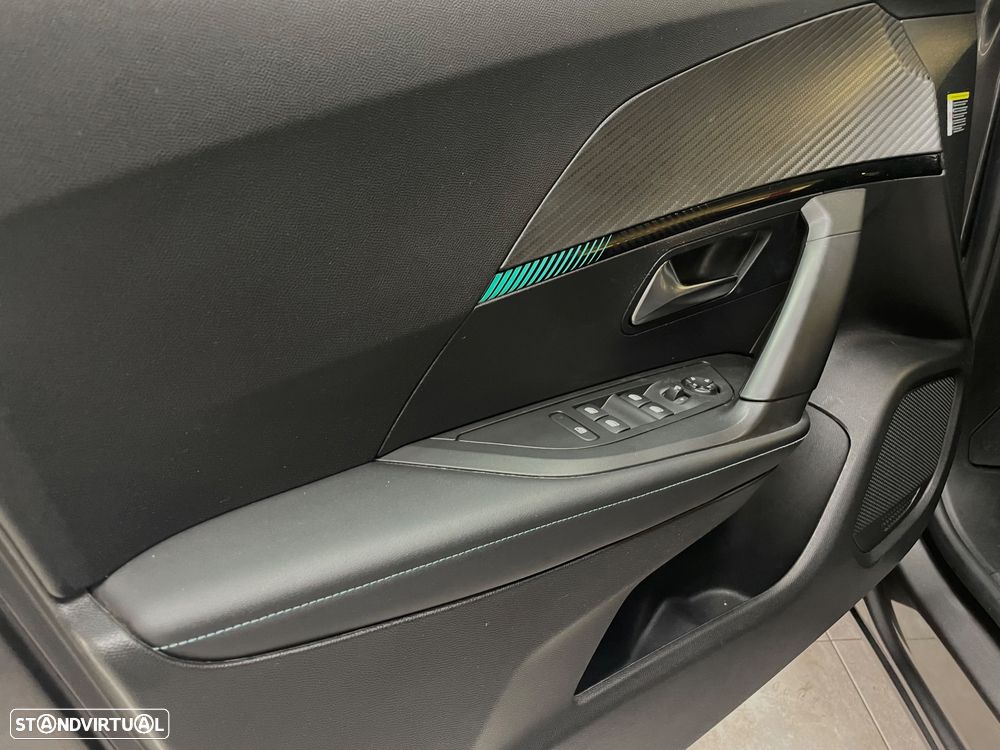 Peugeot 2008 PureTech 130 EAT8 Allure - 16