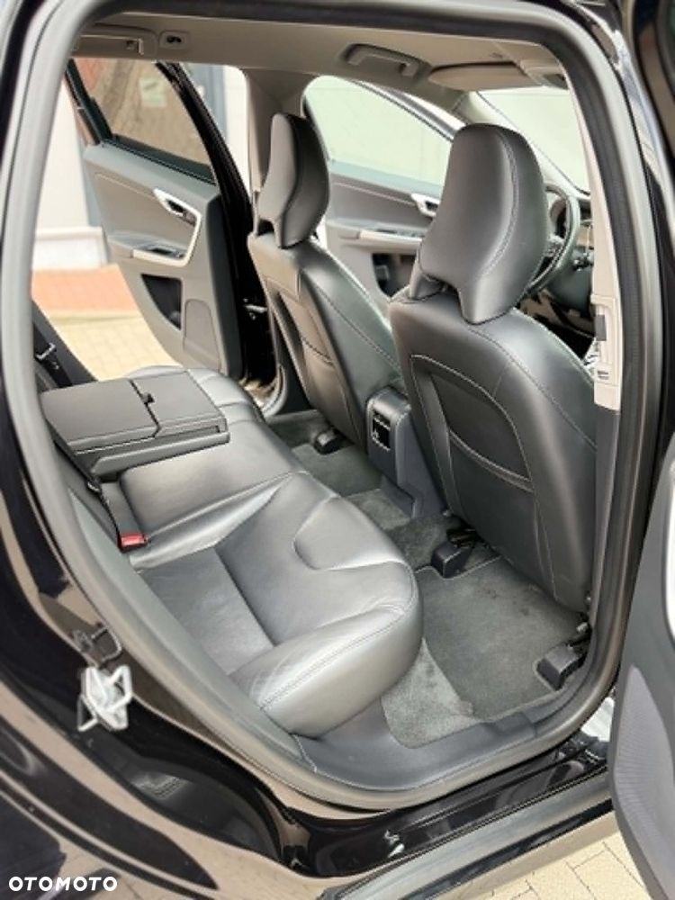 Volvo XC 60 D4 AWD Geartronic Momentum - 17