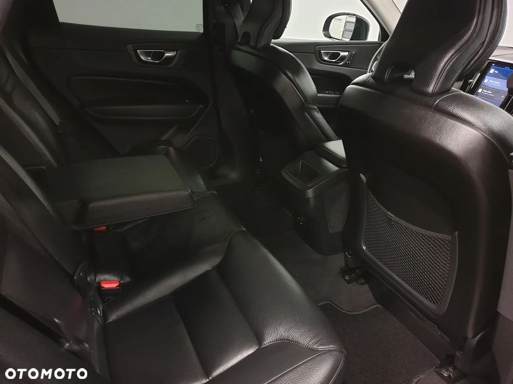 Volvo XC 60 B4 D Geartronic RDesign - 28