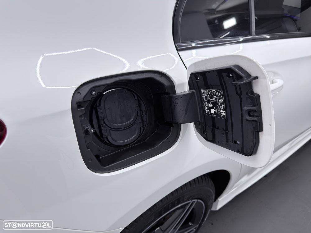 Mercedes-Benz A 250 e AMG Line - 35